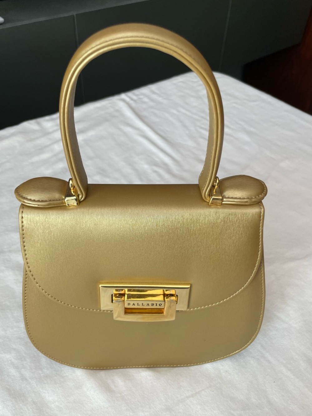 Vintage Metallic Gold Top-Handle Evening Mini Bag - Picture 2 of 10